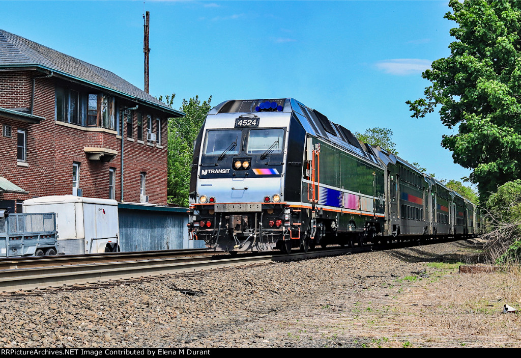 NJT 4524 on train 5440